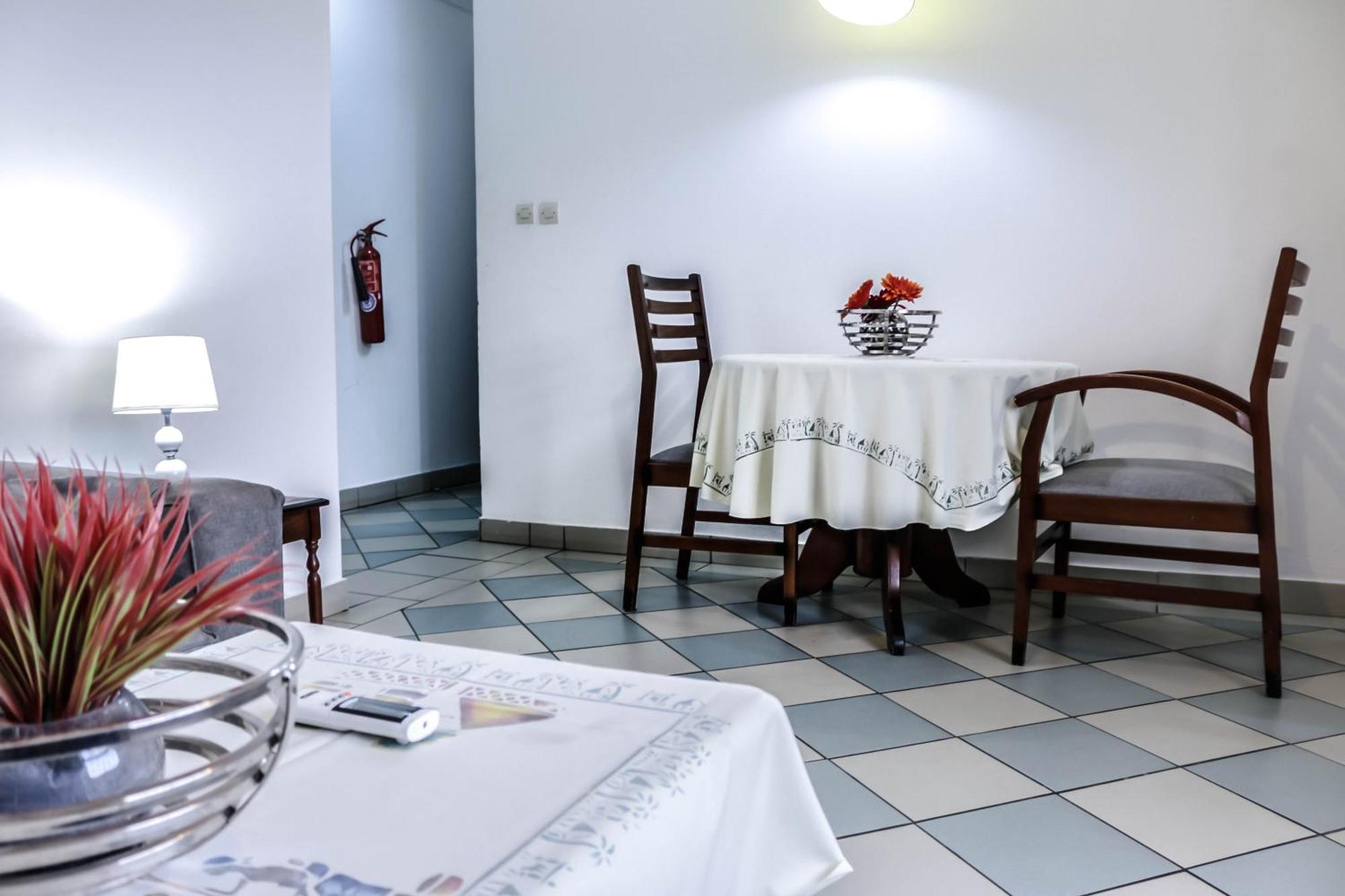 Tchero Appartement 1 Douala Ngoại thất bức ảnh