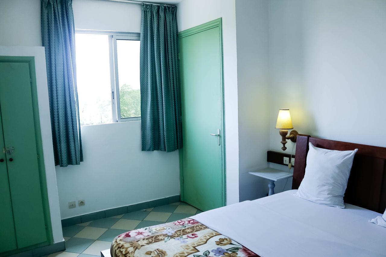 Tchero Appartement 1 Douala Ngoại thất bức ảnh